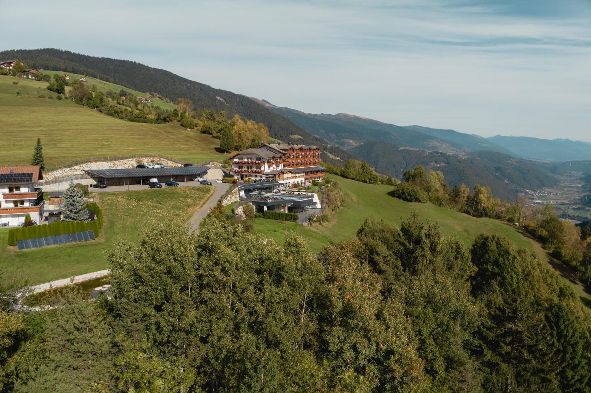 Panoramahotel Huberhof Maranza Exterior photo