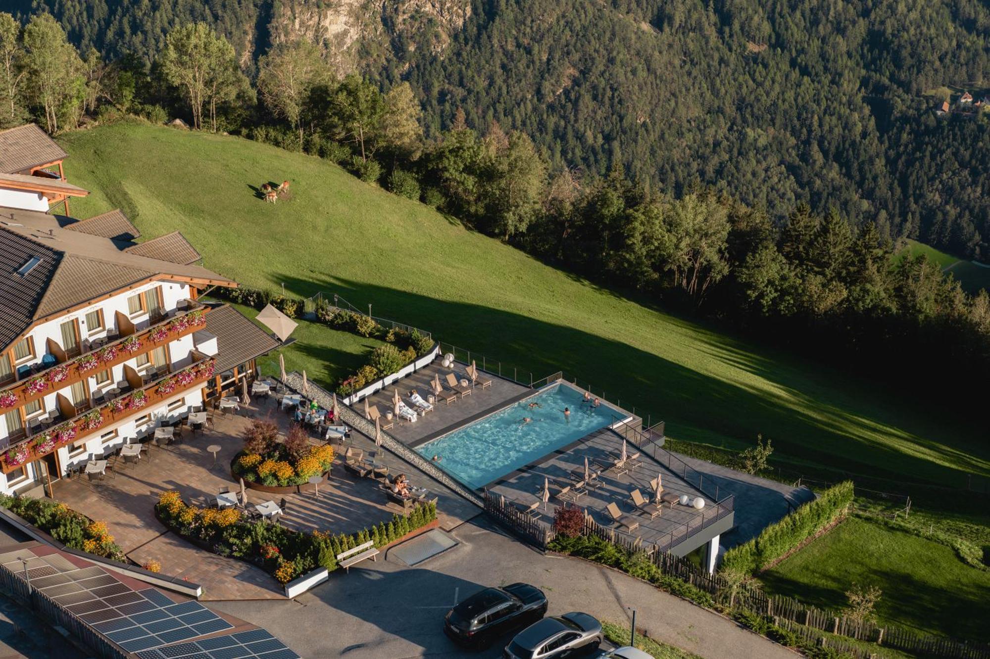 Panoramahotel Huberhof Maranza Exterior photo